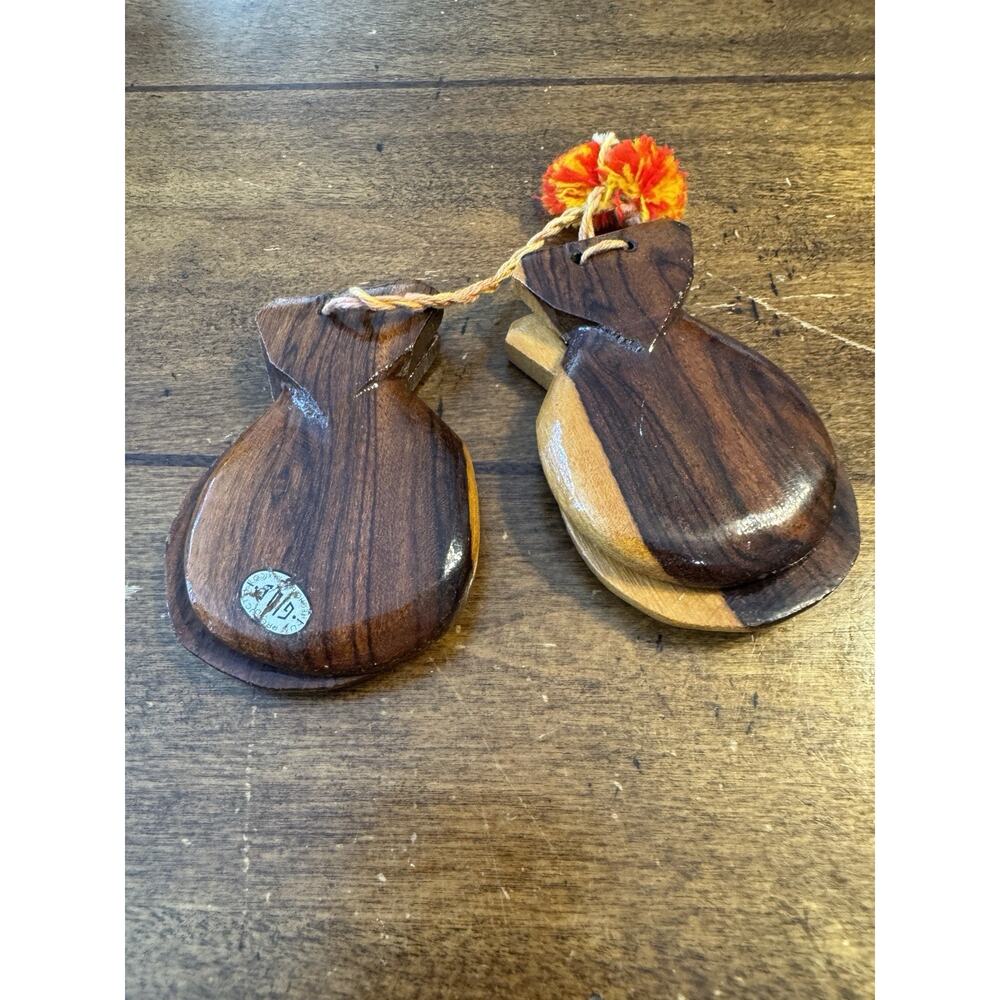 Vintage Spanish Hand-Carved Handmade Wood Castanets Castañuelas Flamenco Set = 2 - Picture 2 of 4